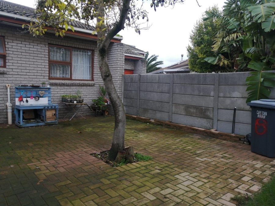 To Let 3 Bedroom Property for Rent in Mabille Park Western Cape